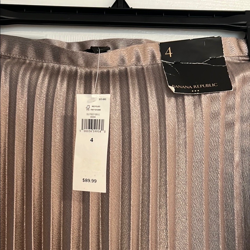 Banana Republic Gray Pleated Knee-Length Skirt - Picture 2 of 4